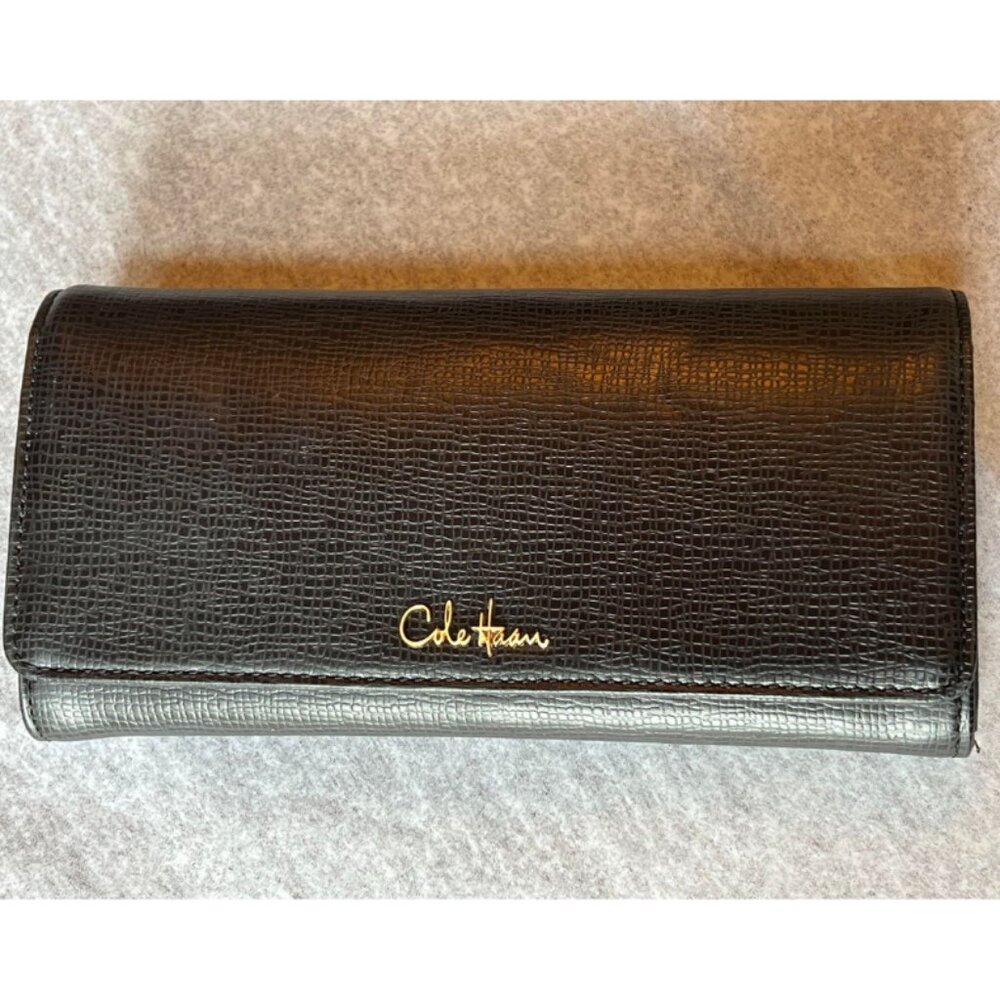 NWT Cole Haan Black Leather Accordion Wallet Ali